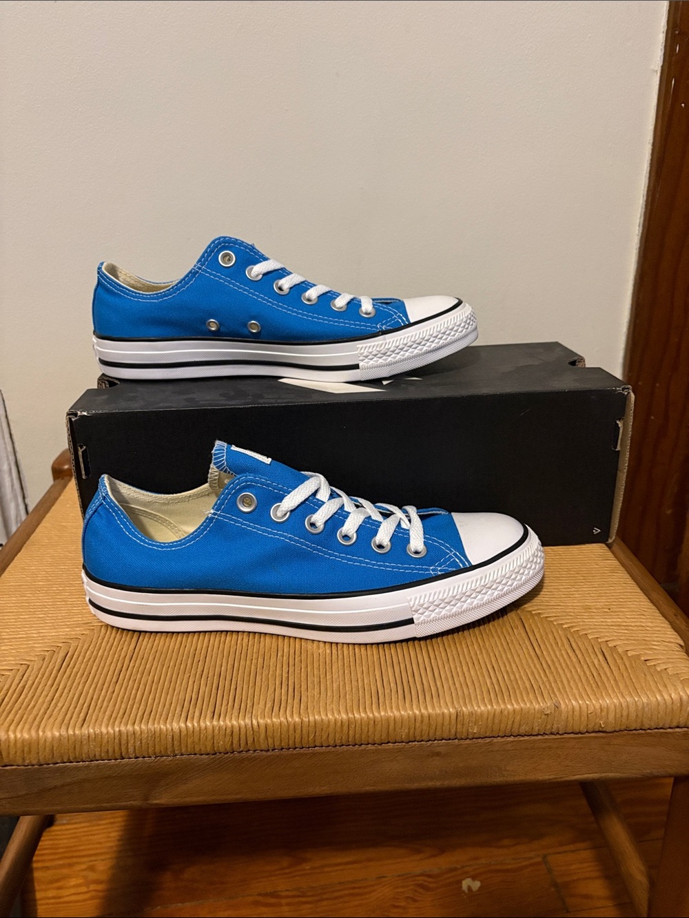 Converse Kids Low-Top Sneakers in Bright Blue